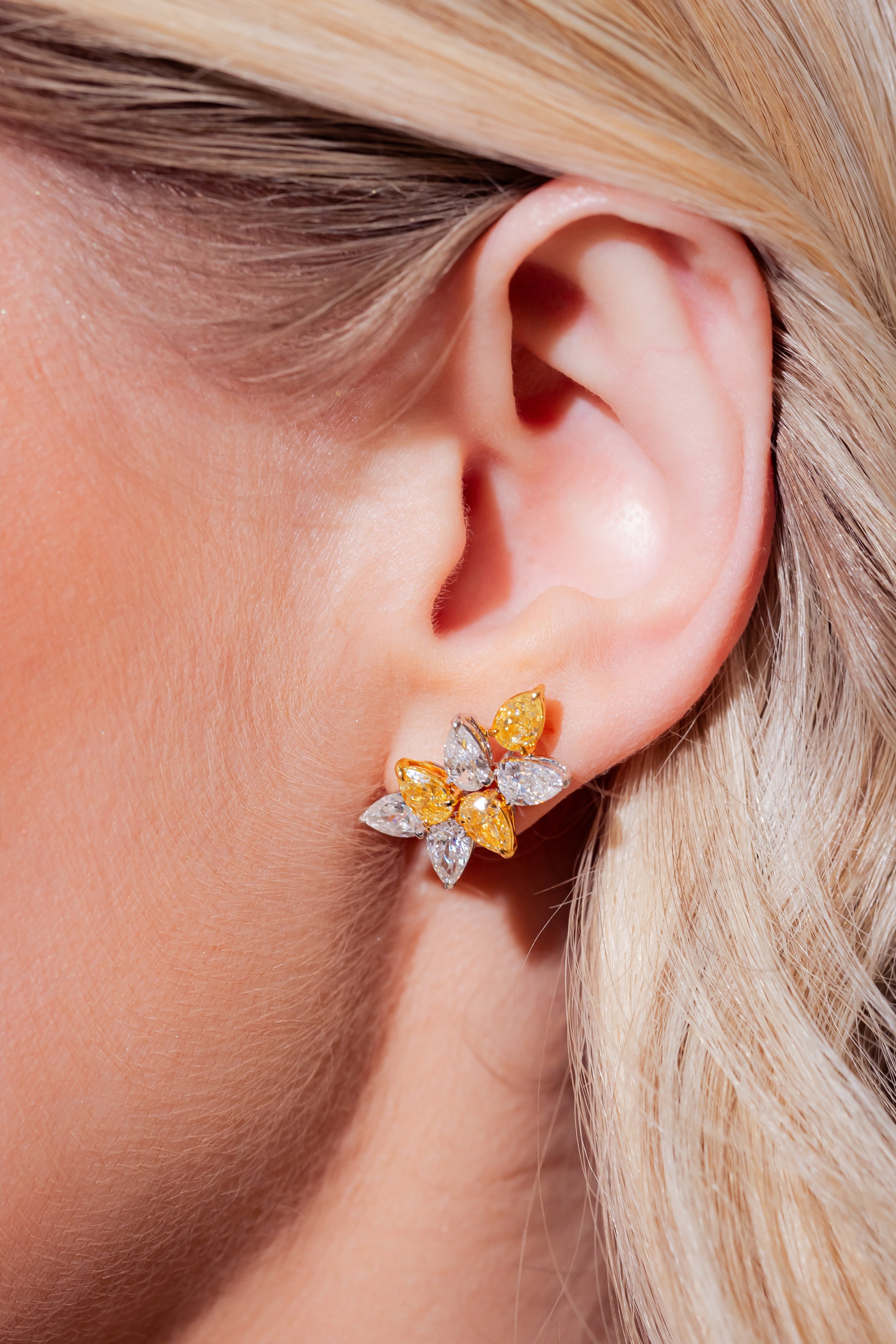'Eternal Radiance' Cluster Earrings, 3.26 CT - Earrings - Leviev