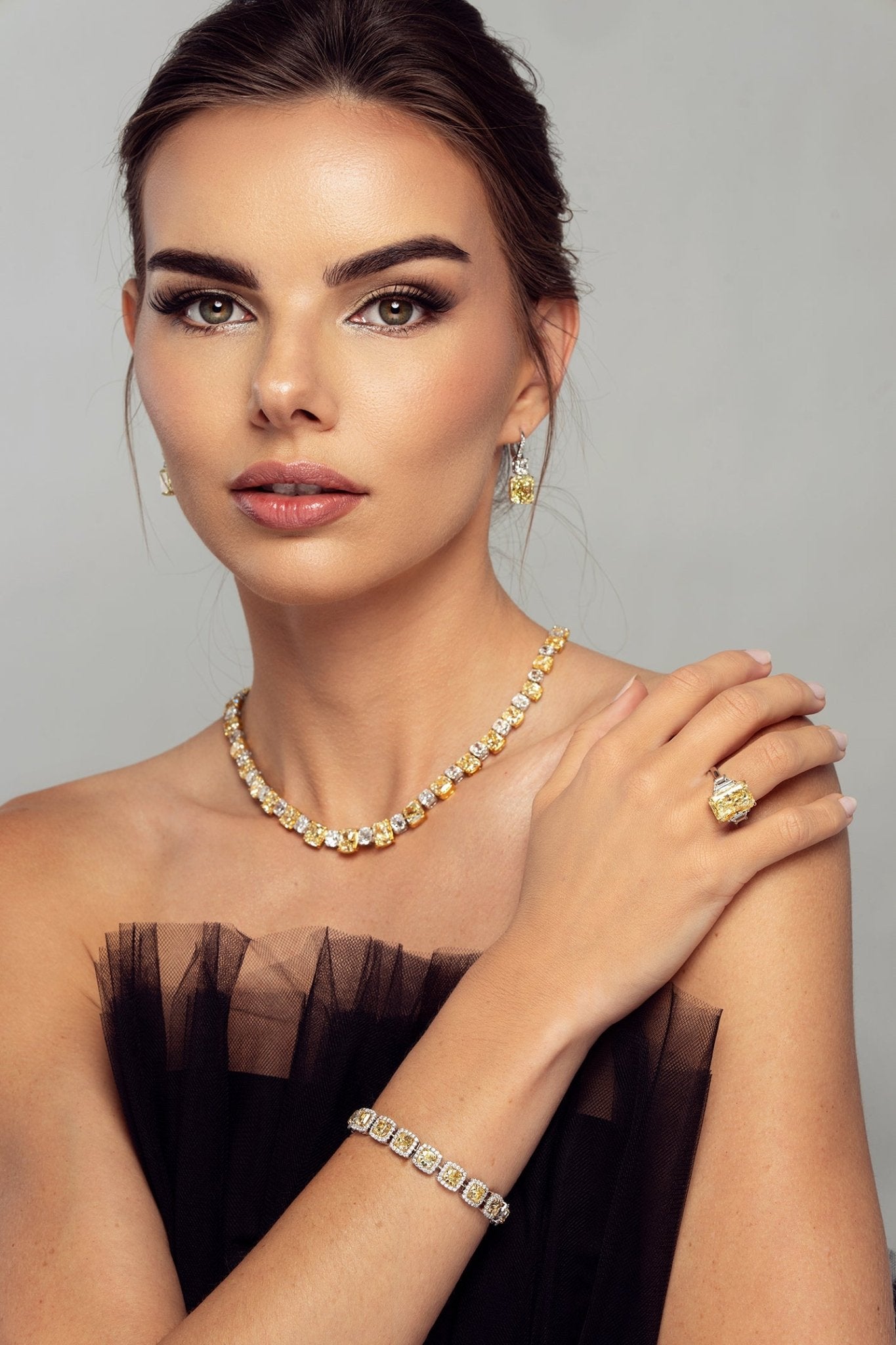 Yellow and White Diamonds Graduating Necklace - Leviev Diamonds