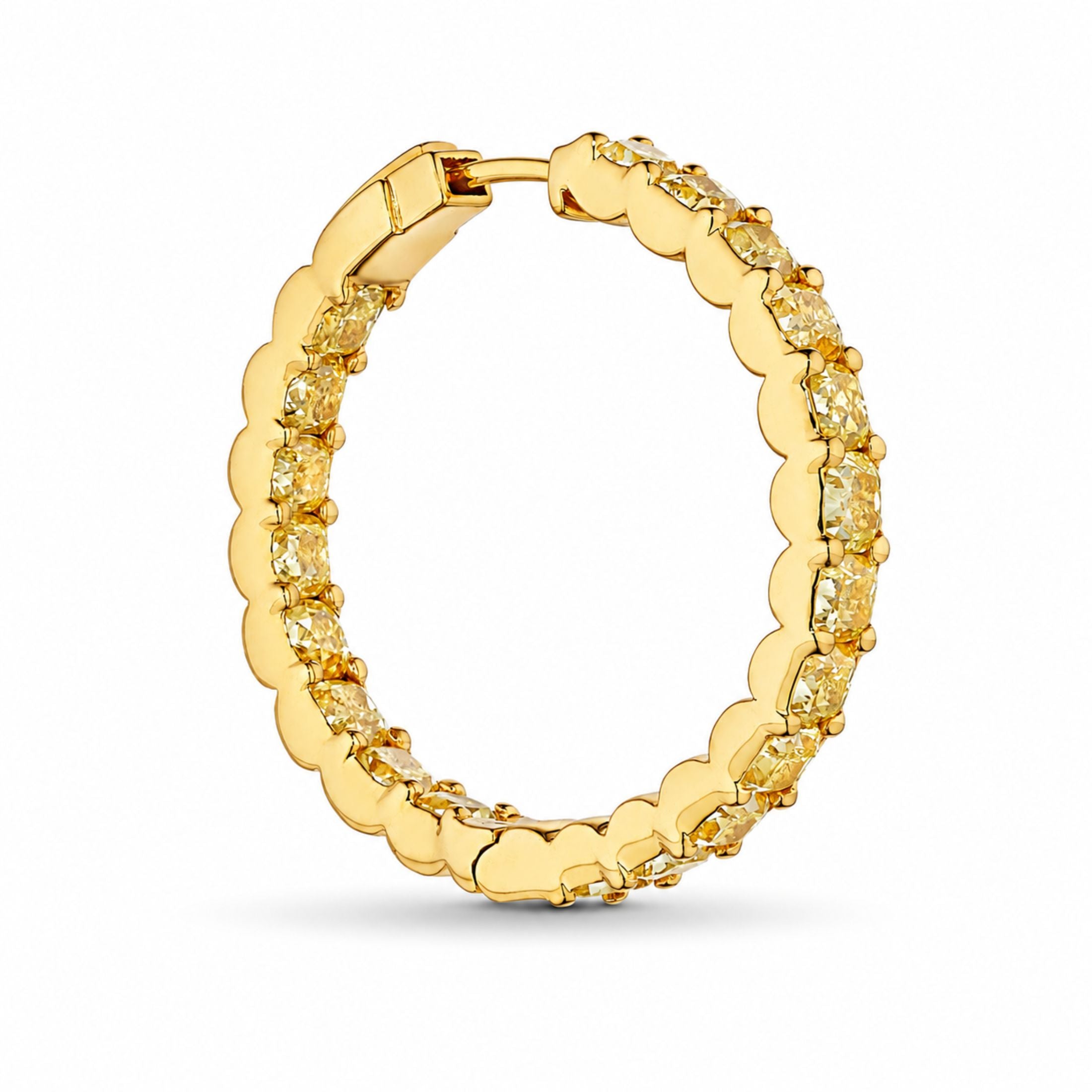 Single 18K gold yellow diamond hoop earring with square-cut stones and scalloped band