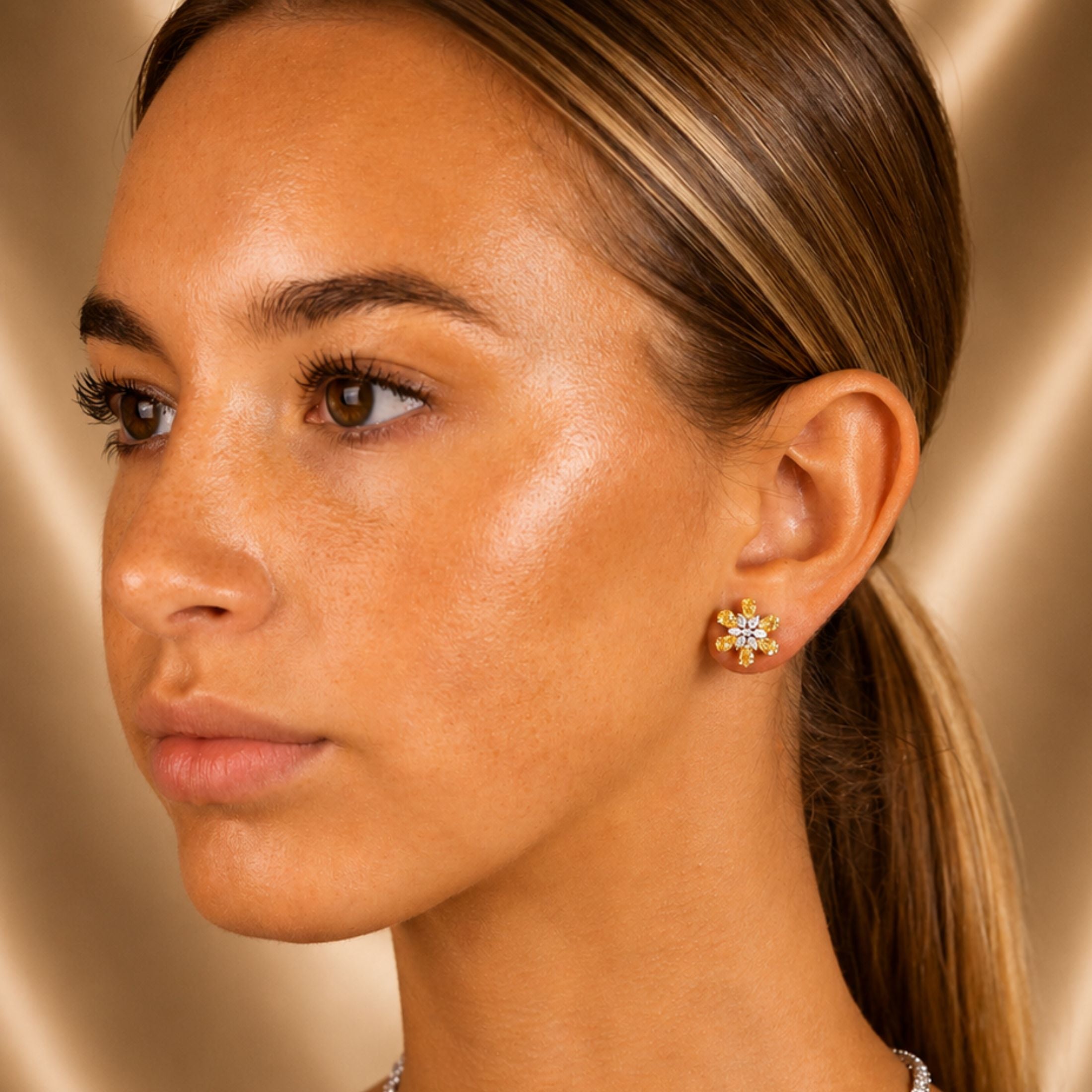Jaune Bloom 3.12 Carat Diamond Stud Earrings in 18K Gold