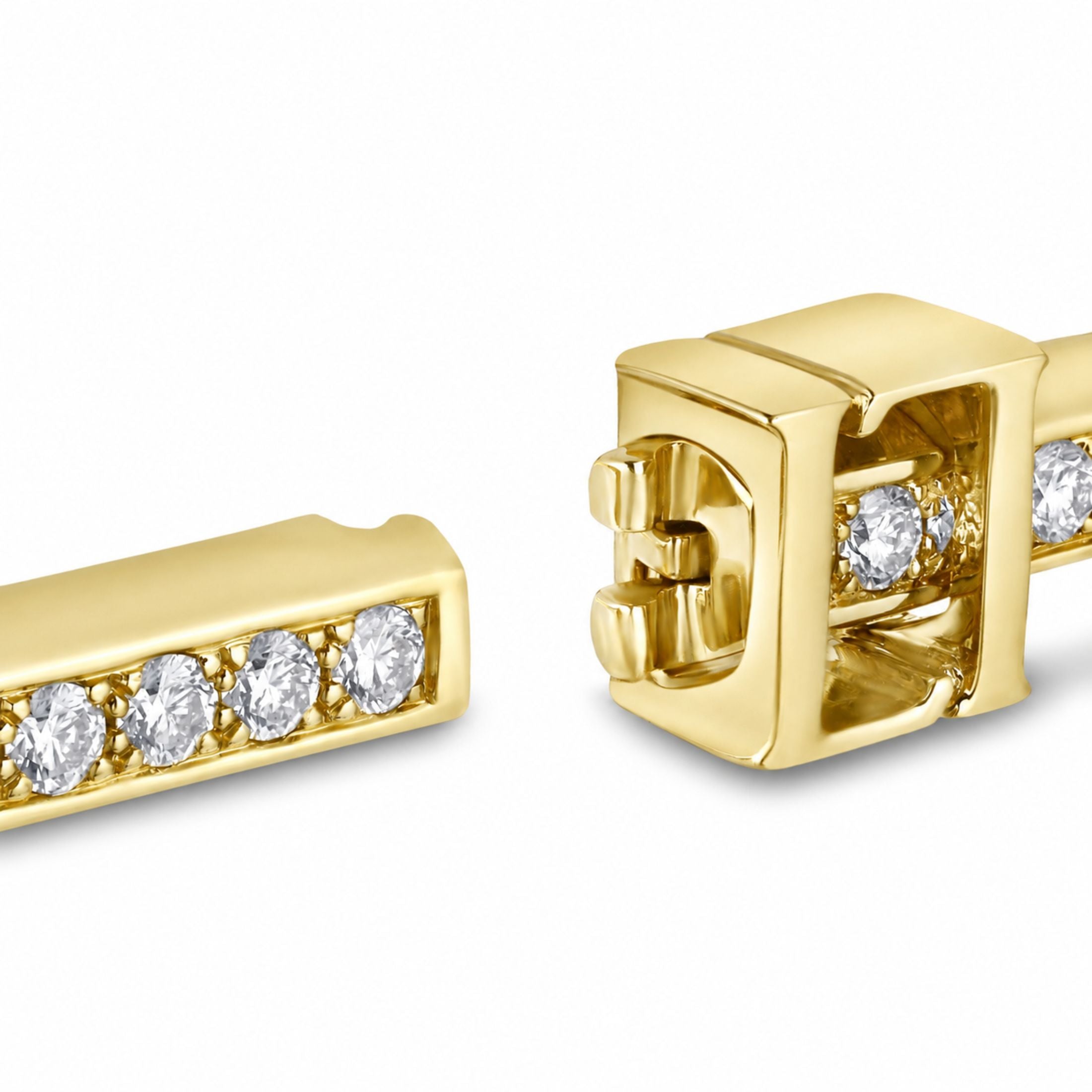 Laccio 1.52 Carat Diamond Bangle Bracelet in 18K Gold