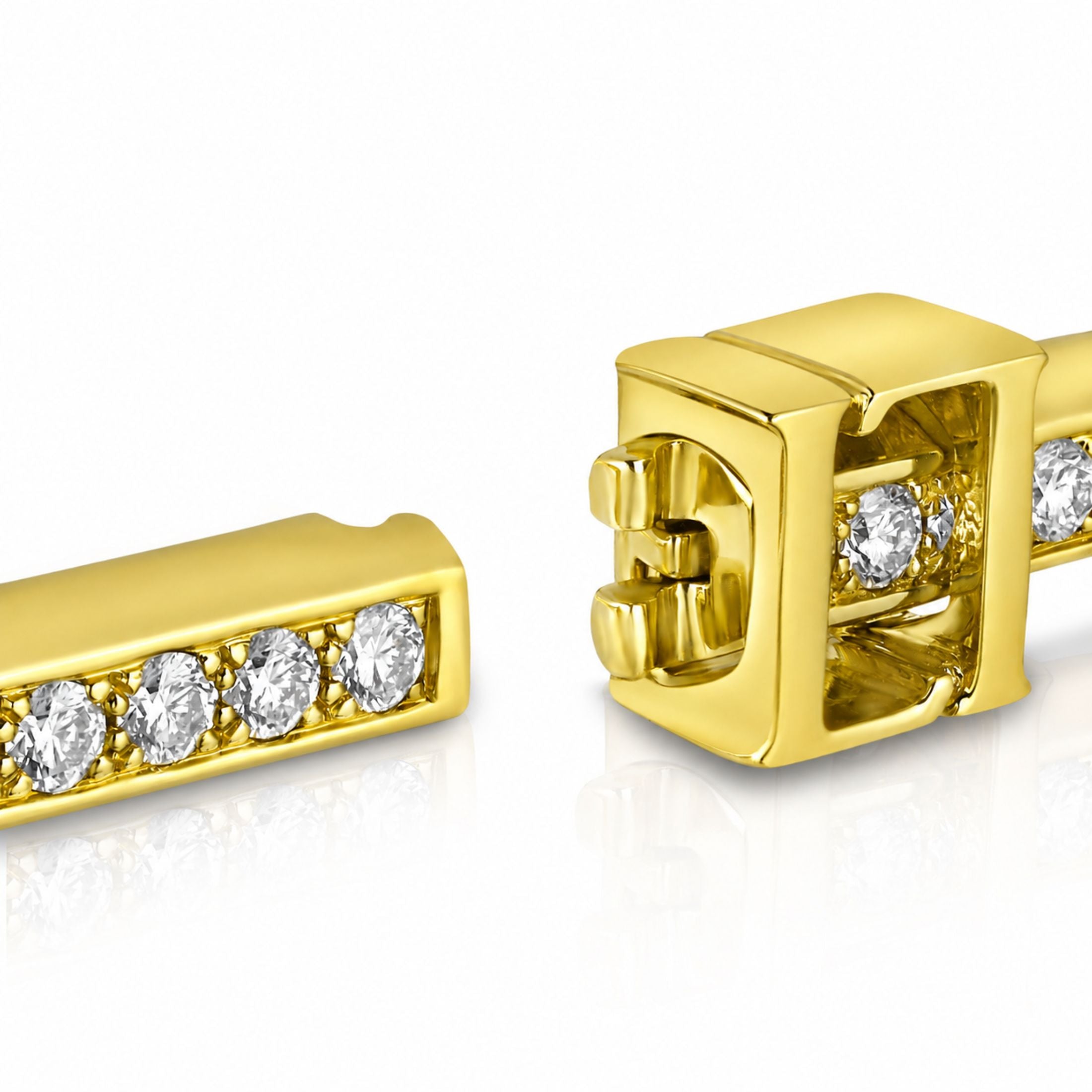 Luce Continua 1.68 Carat Diamond Bangle in 18K Gold