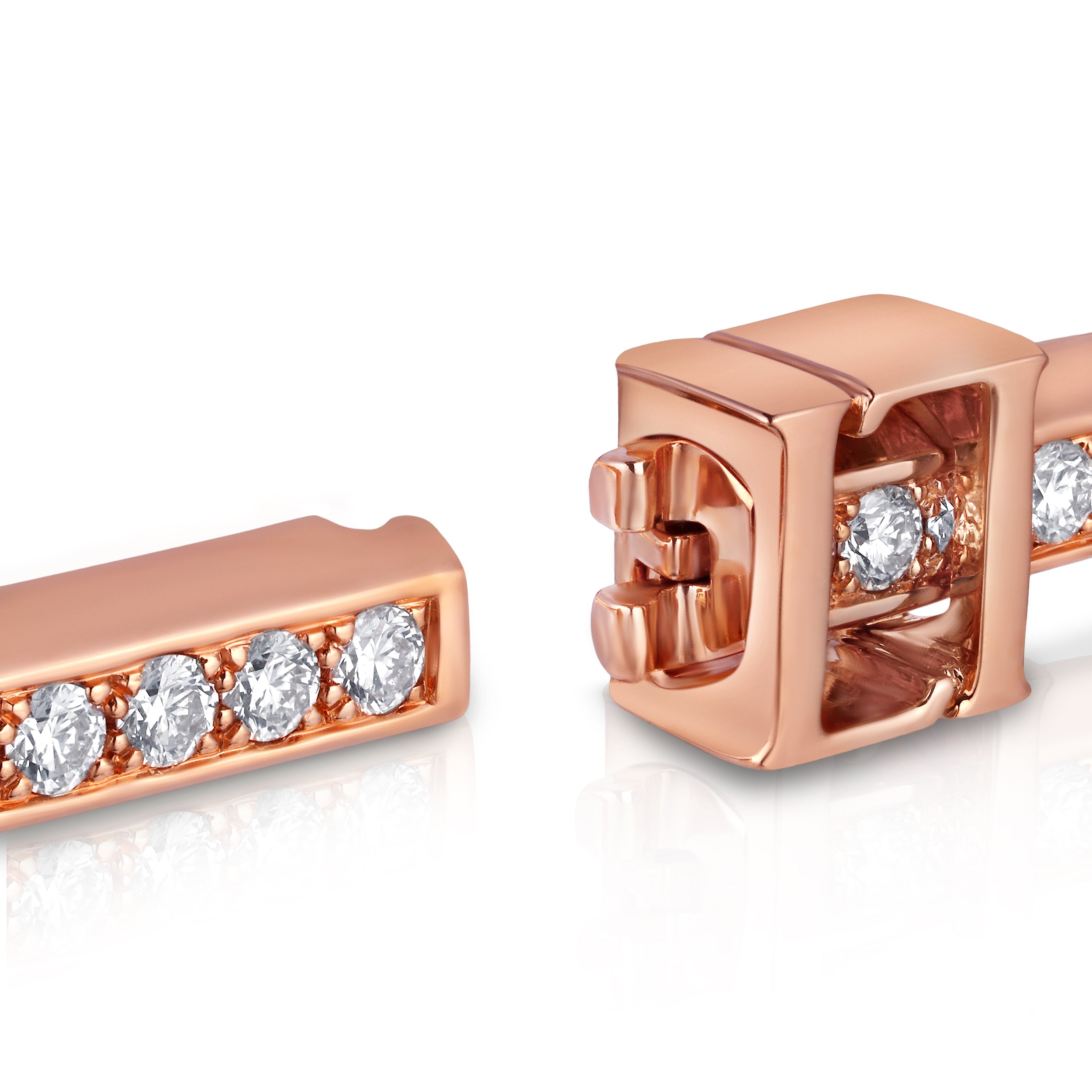 Luce Continua 1.68 Carat Diamond Bangle in 18K Gold