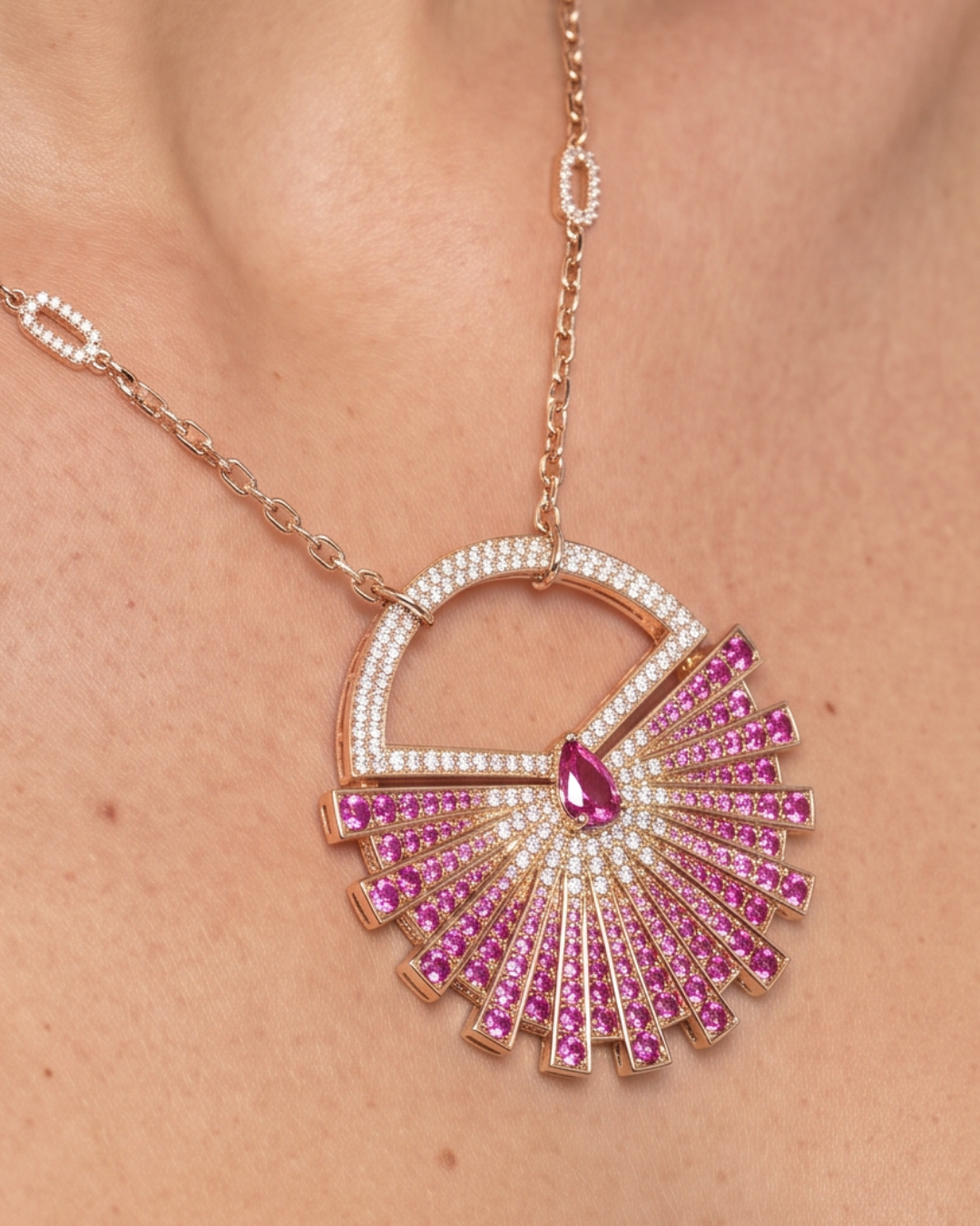 Nea 6.92 Carat Pendant Necklace in 18K Rose Gold
