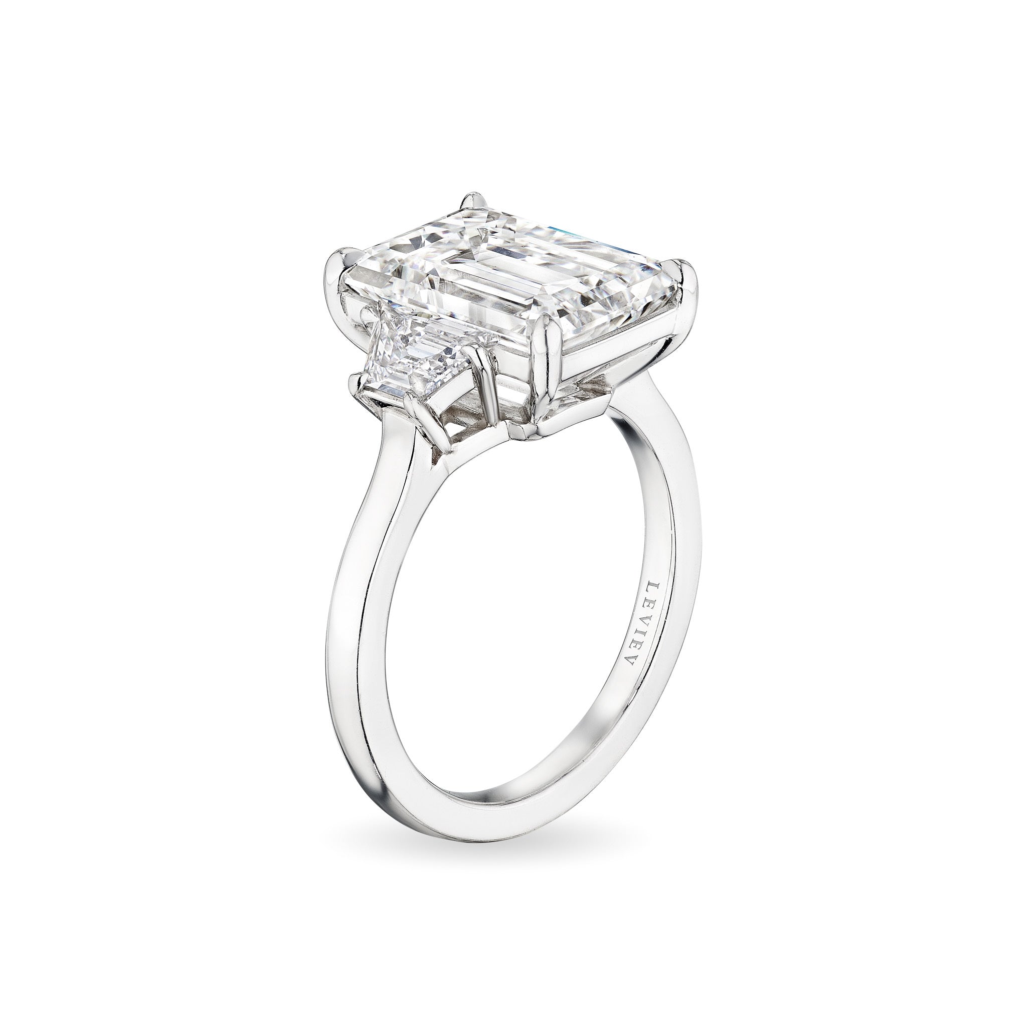 'Starlit Majesty' Platinum Brilliant Cut Diamond Ring, 5.83 CT Leviev Rings Emerald Cut, High Jewelry Leviev 