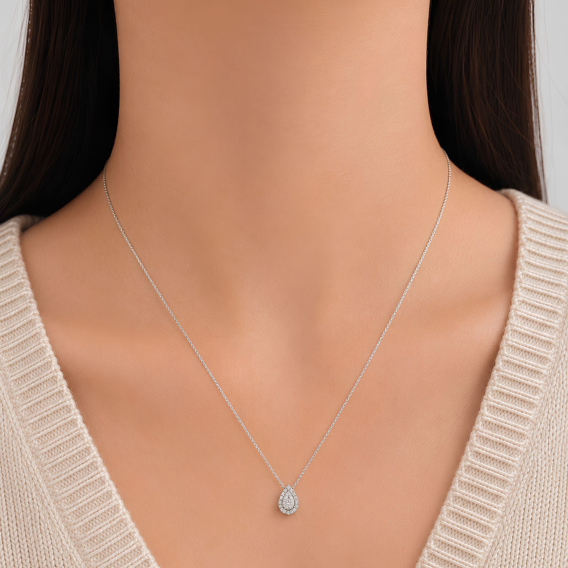 Virelia .70 Carat Diamond Pendant Necklace in 18K White Gold