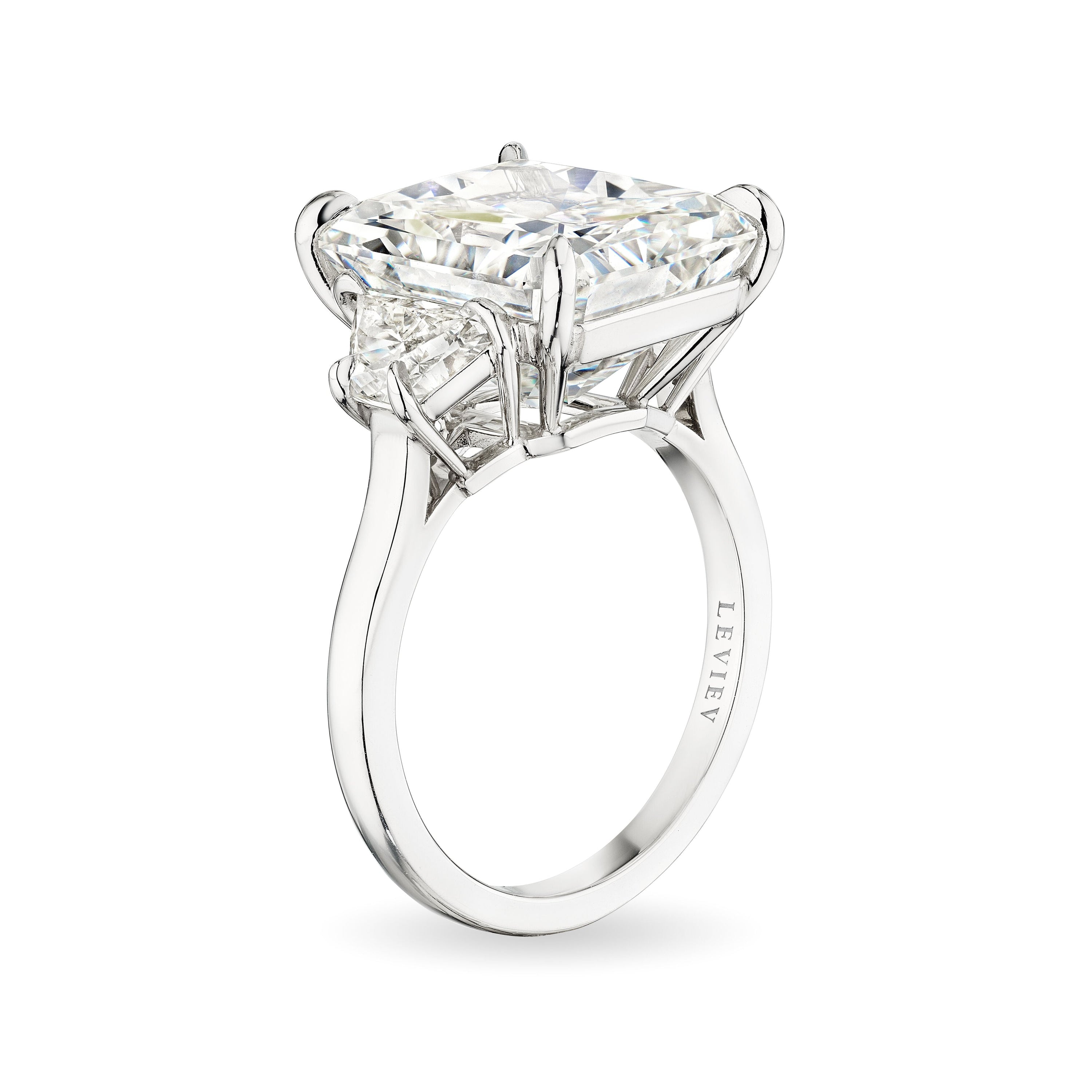 'Heavenly Serenade' Platinum Round Cut Diamond Ring, 13.3 CT - Leviev