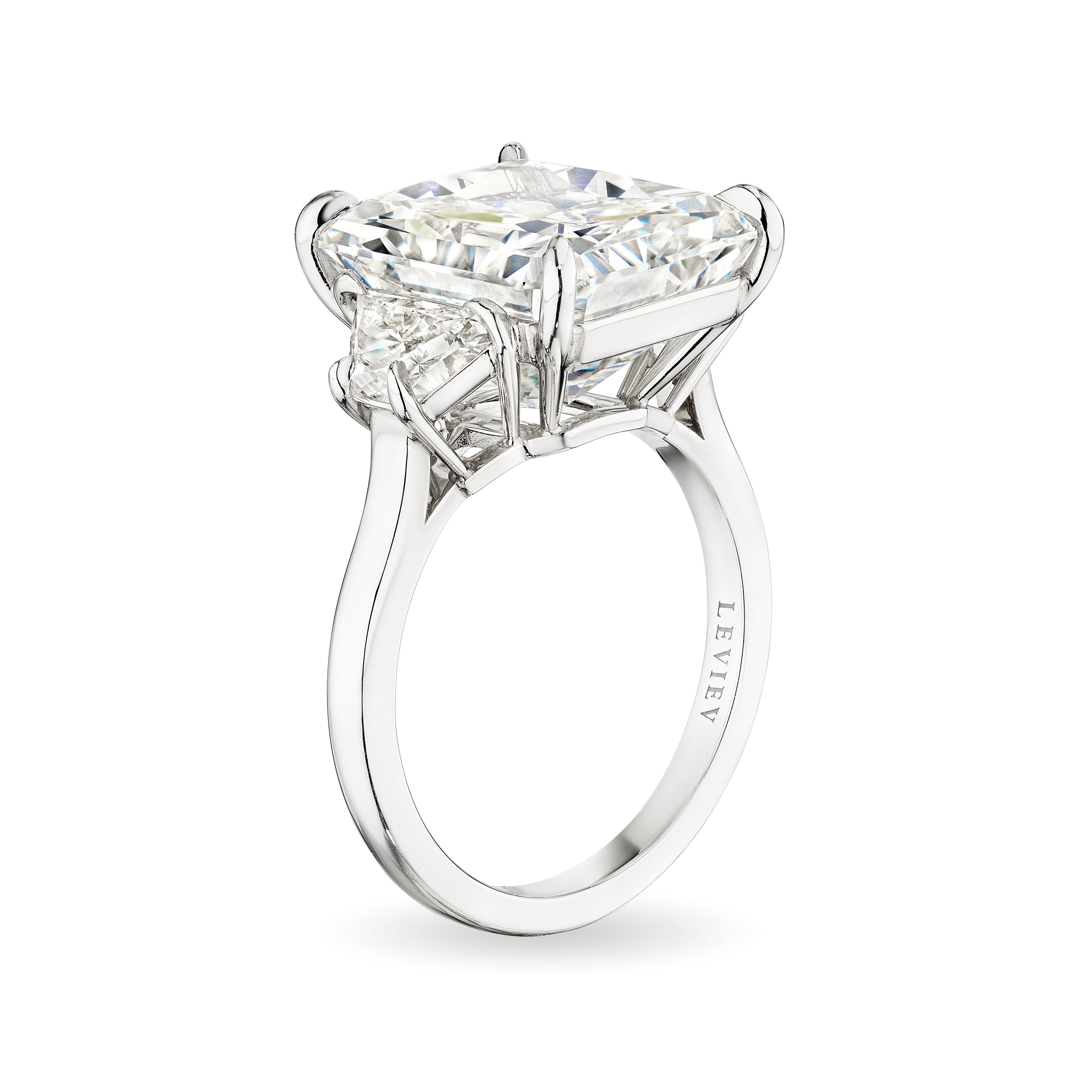 'Heavenly Serenade' Platinum Round Cut Diamond Ring, 13.3 CT - Leviev
