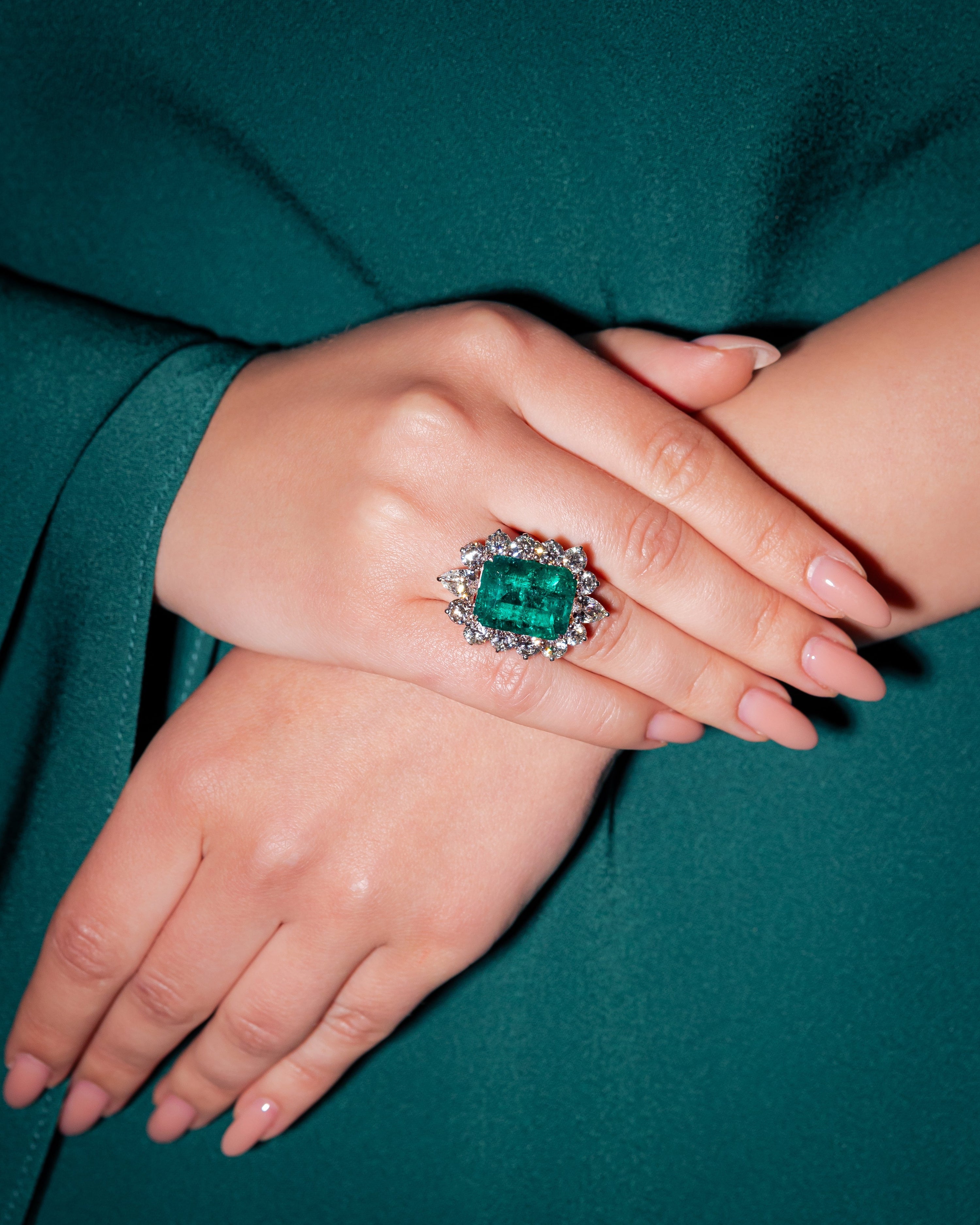 'Starlit Majesty' Platinum Round Brilliant Diamond Ring, 19.02 CT - Leviev