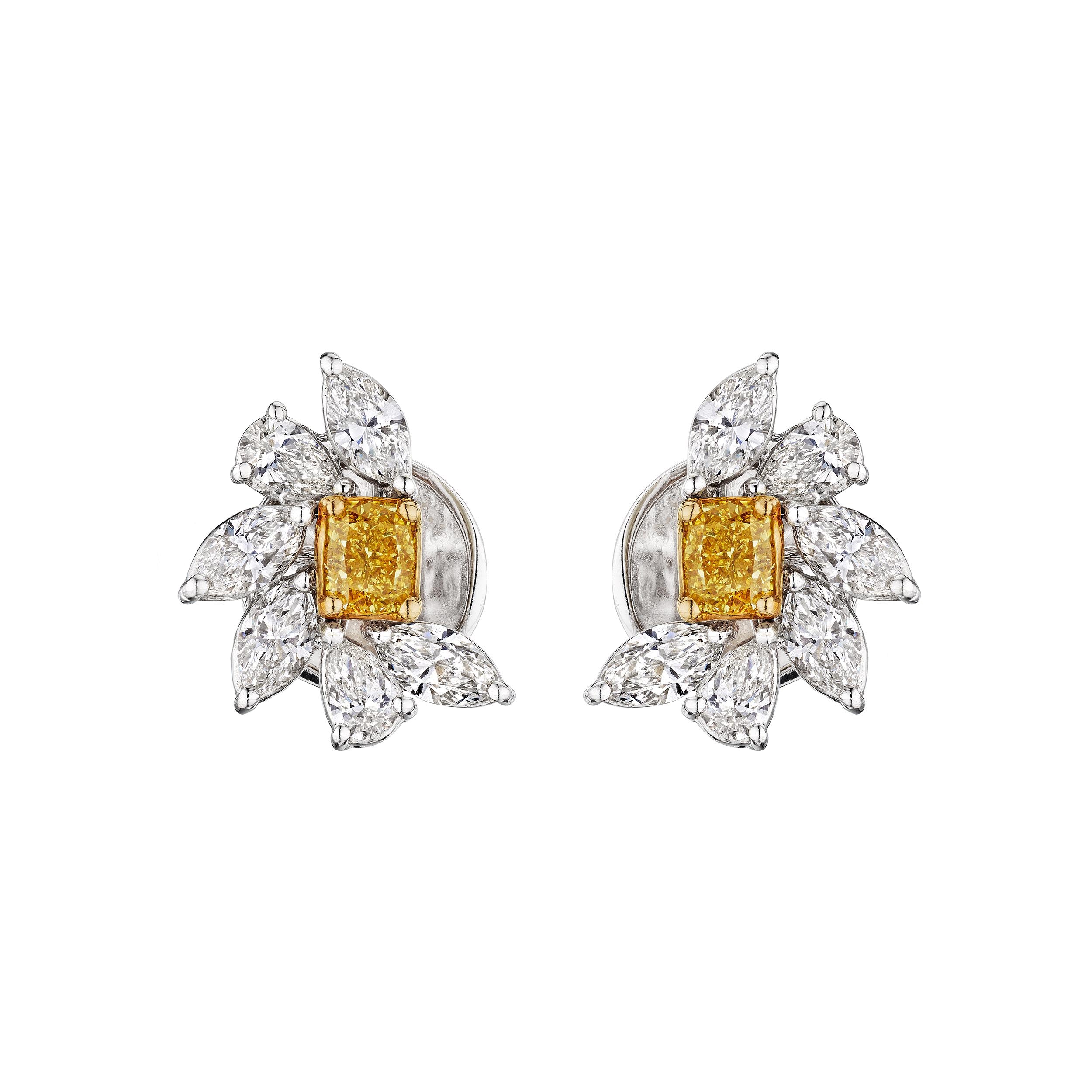 'Sunbeam' Diamond Earrings, 0.65 CT - Earrings - Leviev