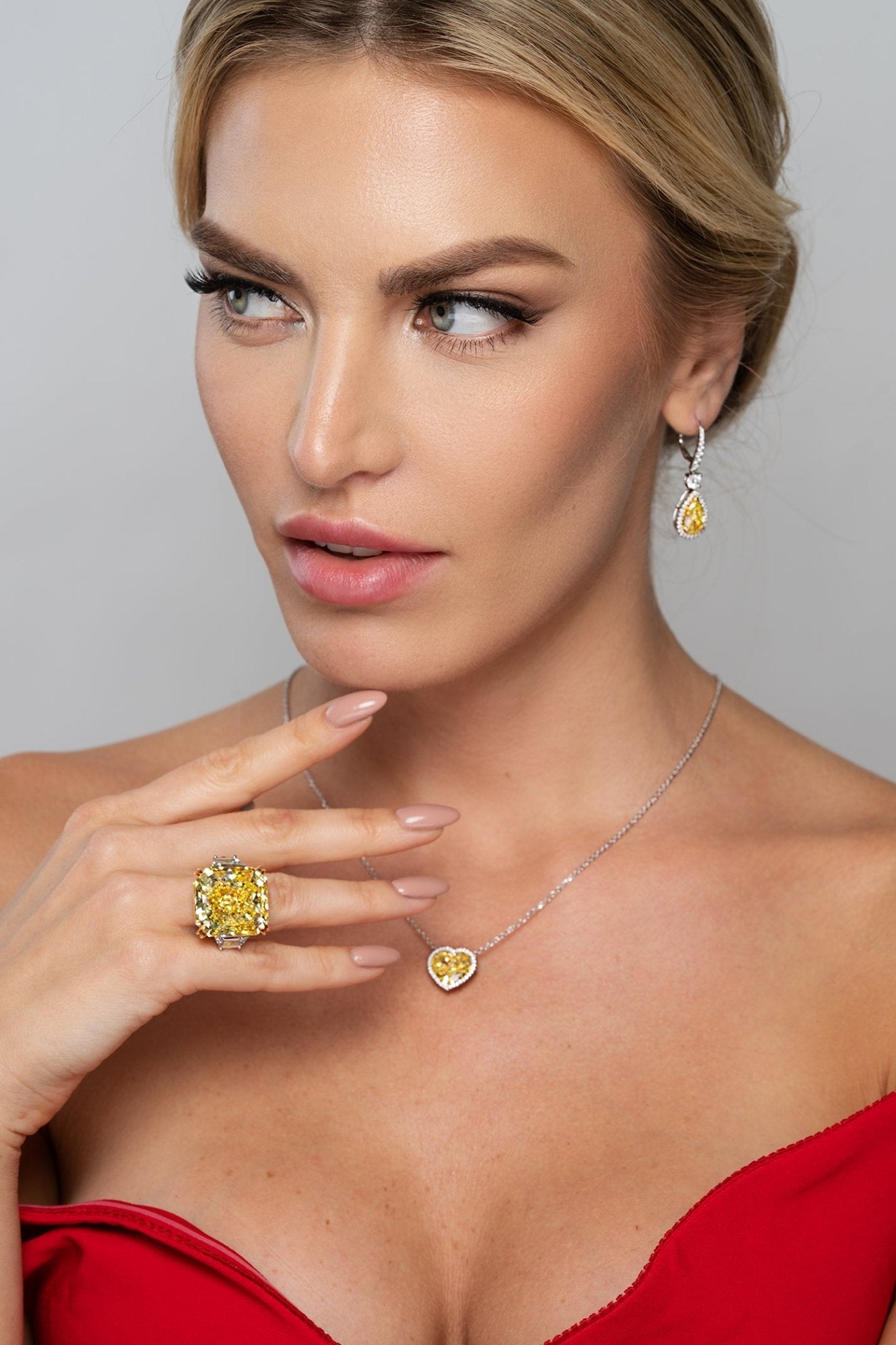Yellow Drop Pear Shape Diamond Earrings - Leviev Diamonds